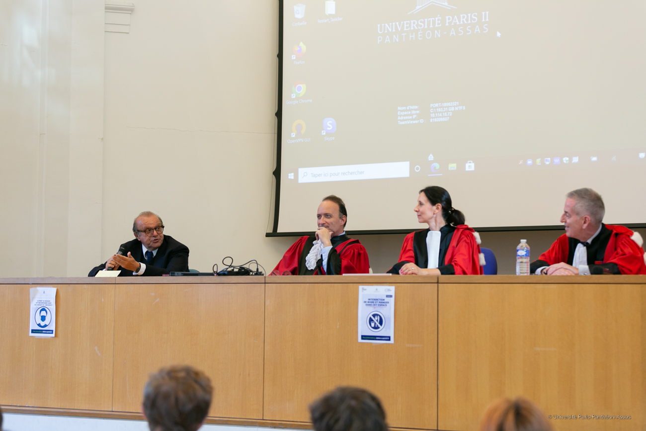 Photo des 4 intervenants de la conférence solennelle 2022 du Collège et de l'École de droit