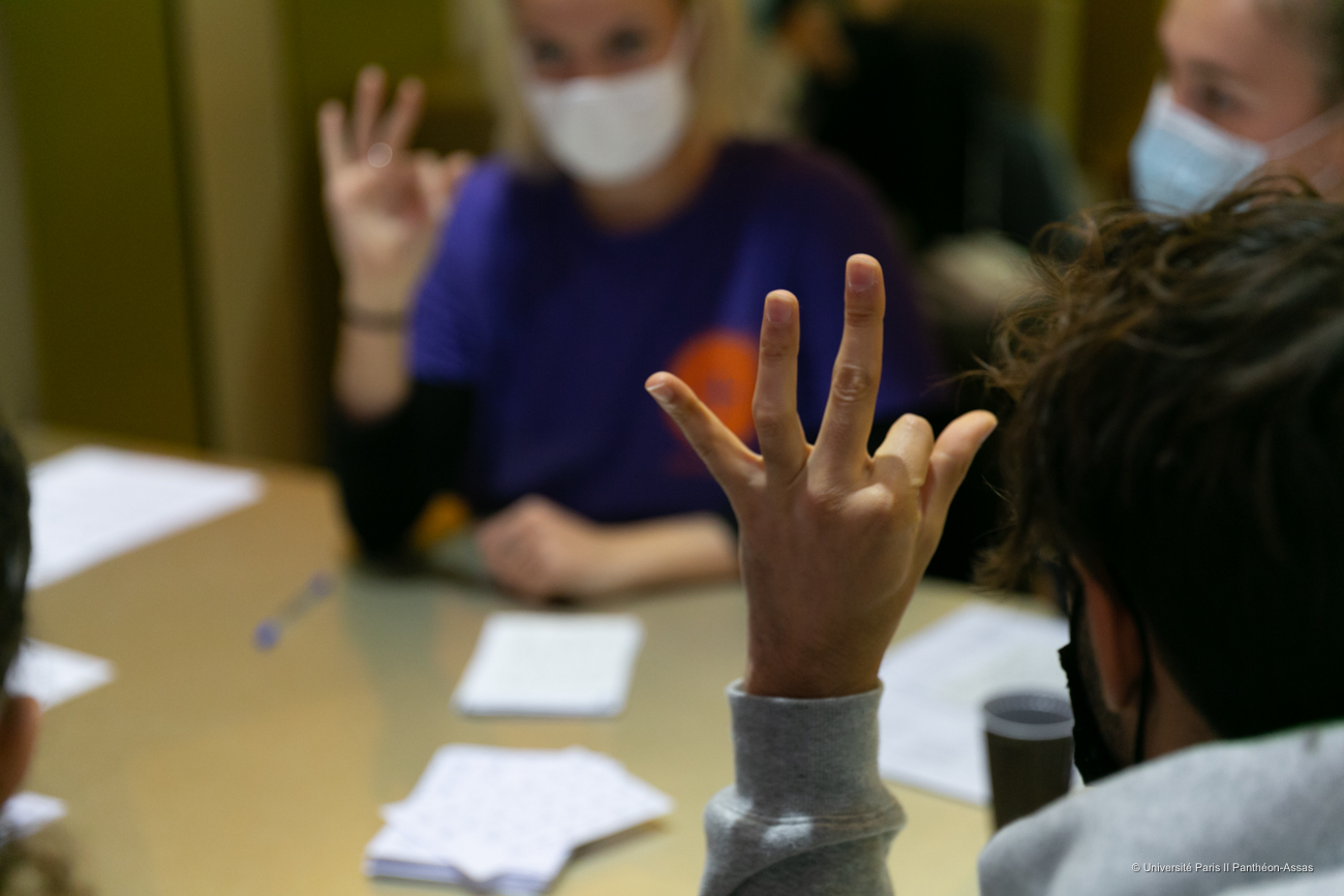 journée handivalide 2021 au centre Assas, atelier langue des signes française